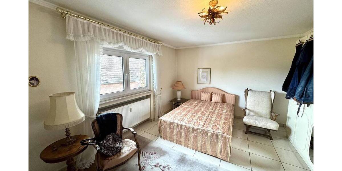 Mehrfamilienhaus, Wohnhaus Leverkusen Bürrig - 6 Zimmer, 159 m&sup2;, 599.000&euro; | Angebot:25926433