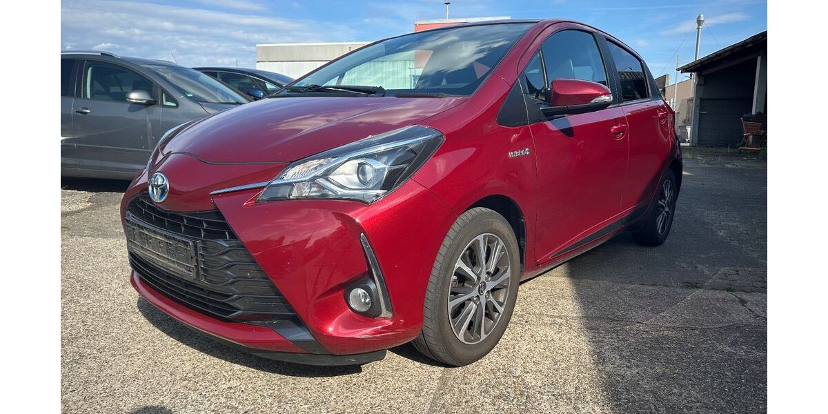 Toyota Yaris 95.000 km 13.990 &euro; Neuss 41469