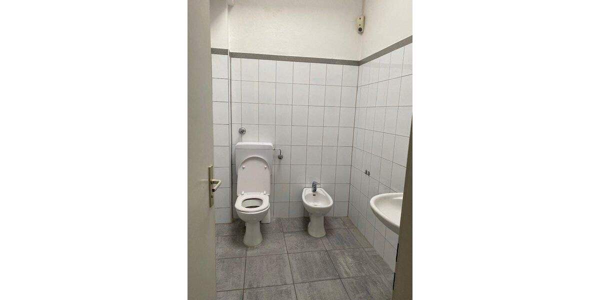 Gewerbeobjekt Düsseldorf Pempelfort - 3 Zimmer, 2.200&euro; | Angebot:26127831