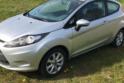 Ford Fiesta 42.995 km 4.999 &euro; Krefeld 47809