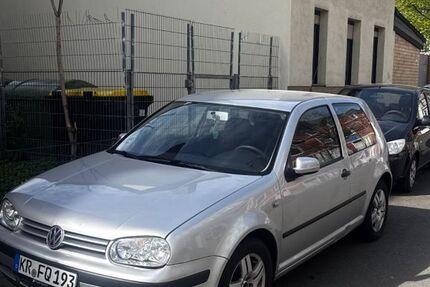 VW Golf 203.000 km 800 &euro; Krefeld 47799