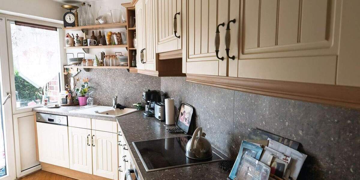 Etagenwohnung Düsseldorf Rath - 3 Zimmer, 88 m&sup2;, 349.000&euro; | Angebot:25691147