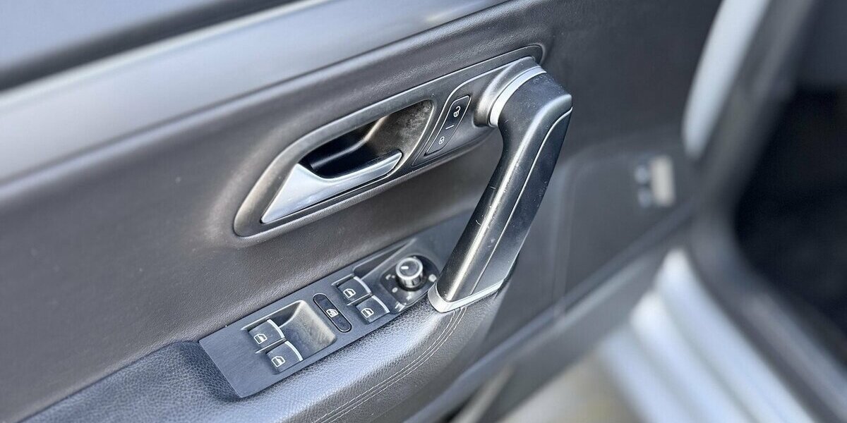 VW Passat CC Highline/Autom,/ Leder/PANO/5 Sitze 180.000 km 10.490 &euro; Mönchengladbach 41066