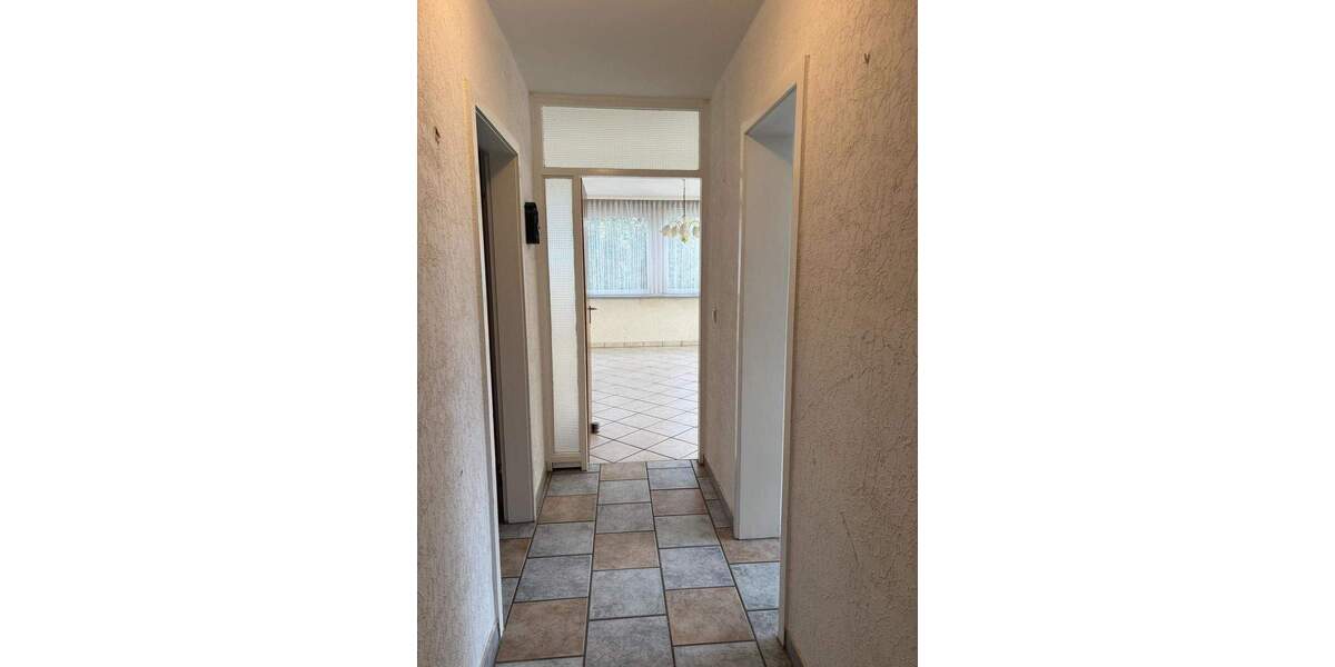 Etagenwohnung Krefeld Inrath/Kliedbruch - 4 Zimmer, 100 m&sup2;, 150.000&euro; | Angebot:25693373