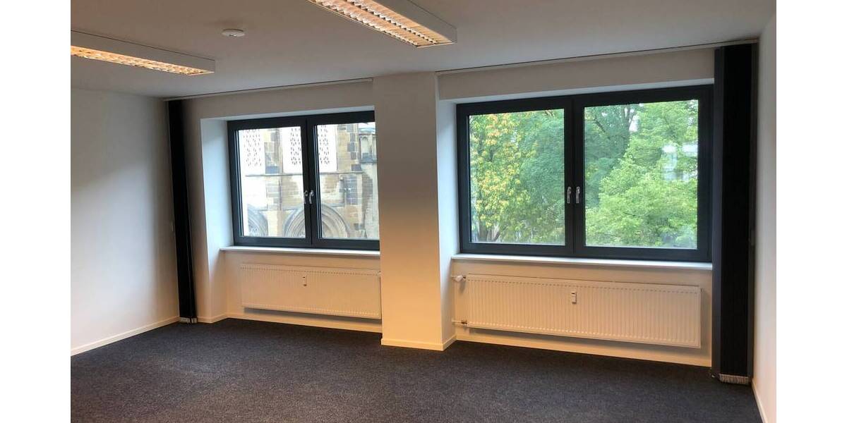 Gewerbeobjekt Düsseldorf Stadtmitte - 4 Zimmer, 125 m&sup2;, 2.500&euro; | Angebot:25738805