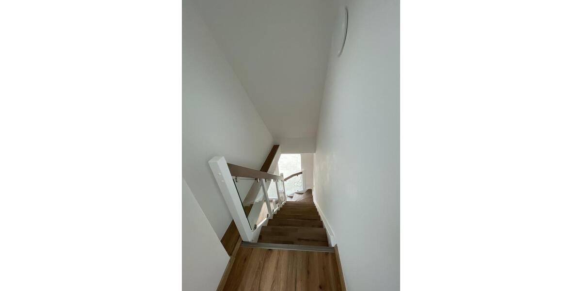 Maisonettenwohnung Düsseldorf Stadtbezirk 8 - 5 Zimmer, 95 m&sup2;, 2.800&euro; | Angebot:24600357