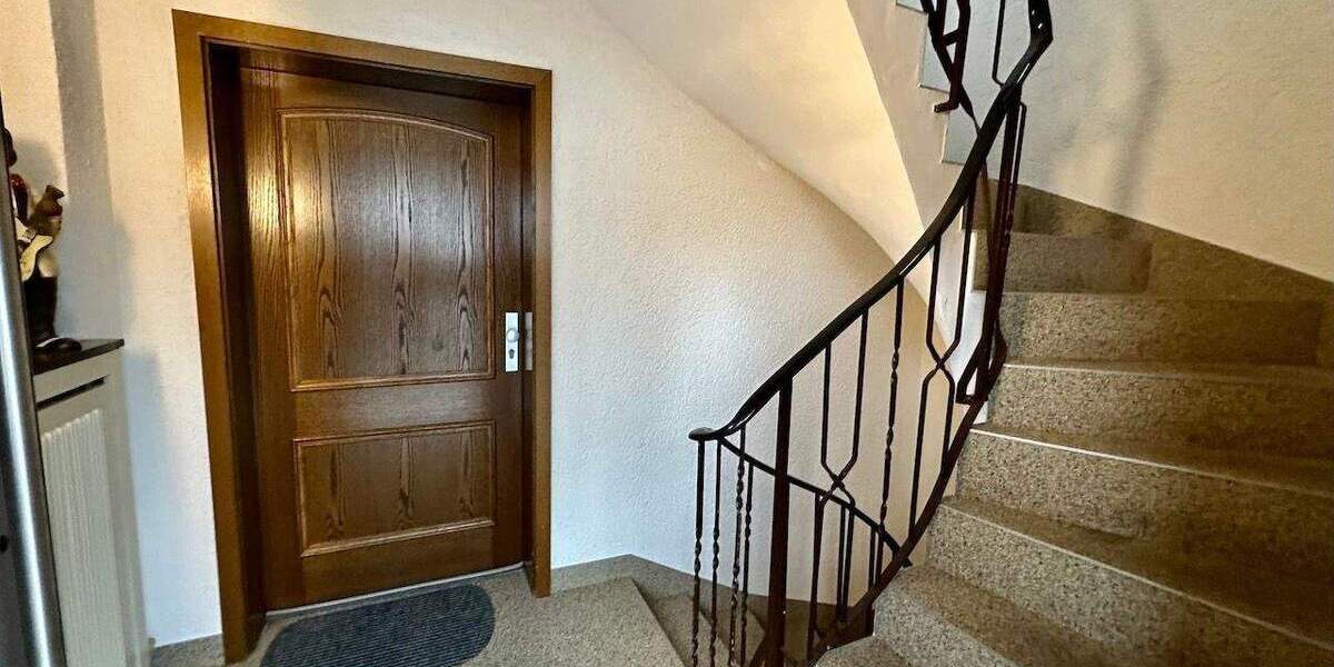 Mehrfamilienhaus, Wohnhaus Neuss Rosellen - 7 Zimmer, 155 m&sup2;, 495.000&euro; | Angebot:25687656