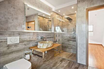 Haus Mönchengladbach West - 7 Zimmer, 269 m&sup2;, 729.000&euro; | Angebot:26269239