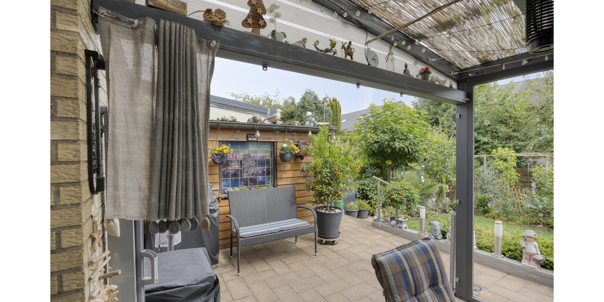 Top gepflegtes Reihenmittelhaus mit gemütlichem Garten, Terrasse und Garage in beliebter Wohnlage - Reihenmittelhaus Pulheim / Brauweiler Brauweiler | Angebot:27285366