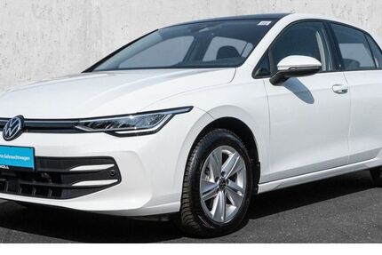 VW Golf 8.167 km 27.790 &euro; Düsseldorf 40474