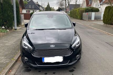 Ford S-Max 135.000 km 17.500 &euro; Düsseldorf 40593