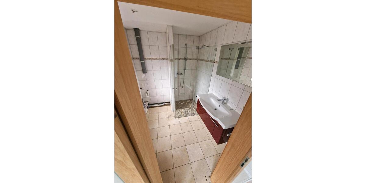 Etagenwohnung Wegberg - 2 Zimmer, 81 m&sup2;, 810&euro; | Angebot:26042227