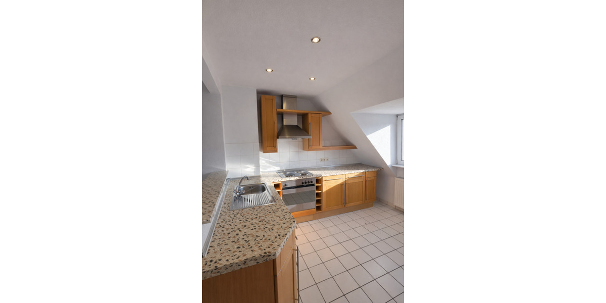 Dachgeschoßwohnung Hilden - 2.5 Zimmer, 84 m&sup2;, 1.190&euro; | Angebot:25852057