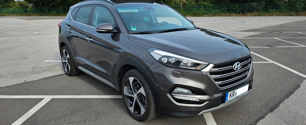 Hyundai TUCSON 60.000 km 17.400 &euro; krefeld 47829