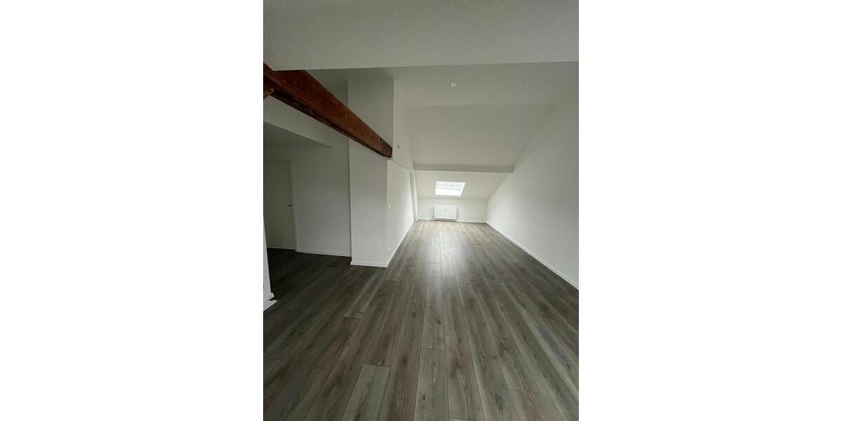 Dachgeschoßwohnung Krefeld Cracau - 3 Zimmer, 63 m&sup2;, 135.000&euro; | Angebot:26184839