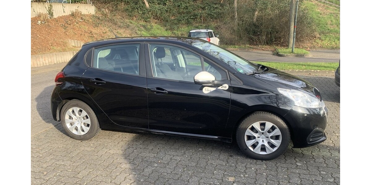Peugeot 208 85.000 km 8.200 &euro; Wassenberg 41849