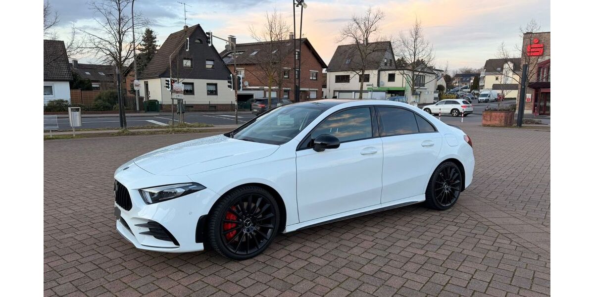 Mercedes-Benz A 35 AMG 84.300 km 32.499 &euro; Leverkusen 51379