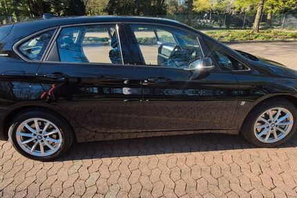 BMW 225 Active Tourer 92.300 km 13.700 &euro; Mönchengladbach 41069