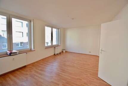 Wohnung Mönchengladbach Westend - 2.5 Zimmer, 80 m&sup2;, 600&euro; | Angebot:26130109