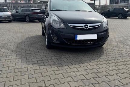Opel Corsa 181.000 km 2.700 &euro; Düsseldorf 40231