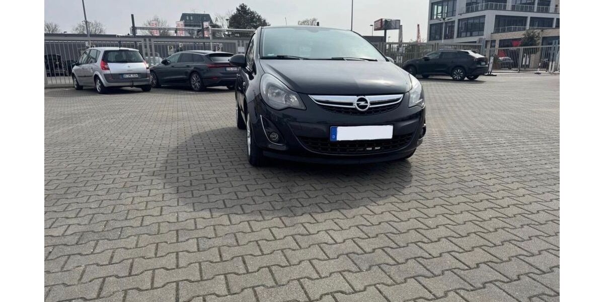 Opel Corsa 181.000 km 2.700 &euro; Düsseldorf 40231