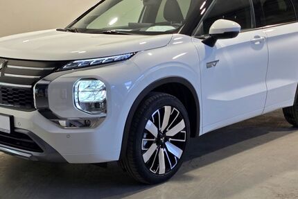 Mitsubishi Plug-in Hybrid Outlander 3.698 km 48.480 &euro; Mönchengladbach 41061