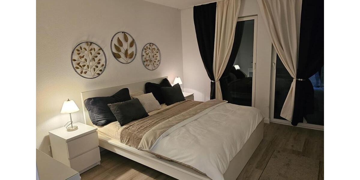 Etagenwohnung Düsseldorf Pempelfort - 3 Zimmer, 89 m&sup2;, 2.600&euro; | Angebot:26305500