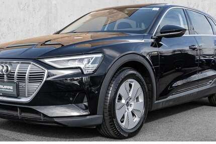 Audi e-tron 42.551 km 26.450 &euro; Düsseldorf 40549