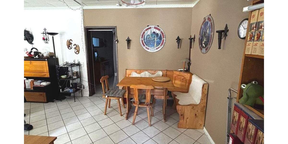 Etagenwohnung Krefeld Cracau - 3 Zimmer, 95 m&sup2;, 189.000&euro; | Angebot:25741183