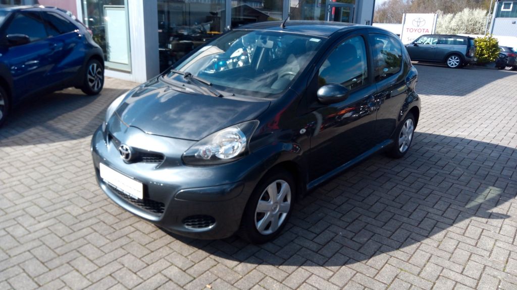Toyota Aygo (X) 116.000 km 2.200 &euro; Ratingen 40882