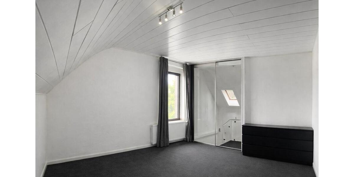 Etagenwohnung Mönchengladbach Nord - 3 Zimmer, 110 m&sup2;, 1.250&euro; | Angebot:26042324