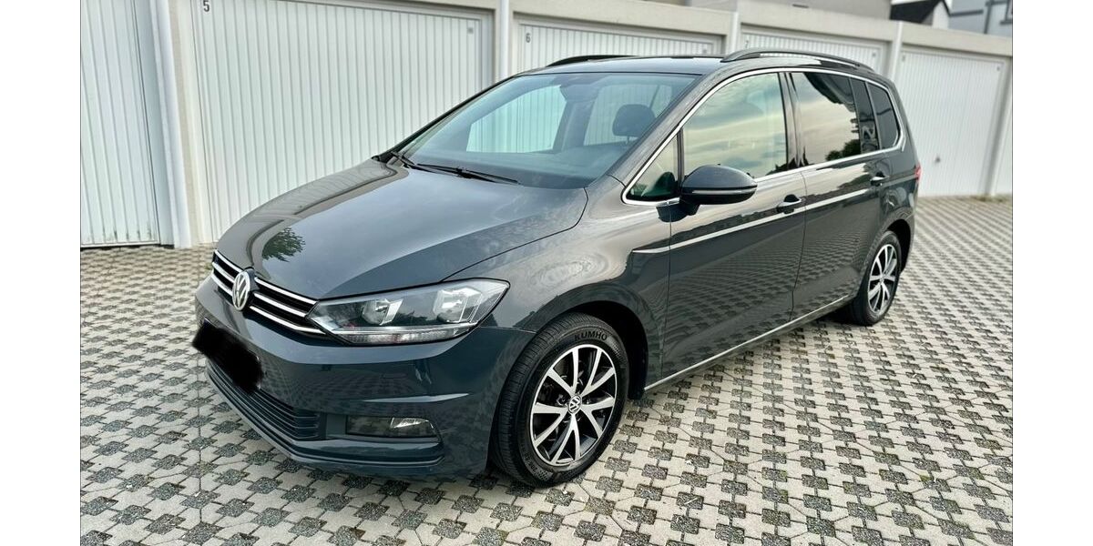 VW Touran 141.000 km 12.850 &euro; Düsseldorf 40212