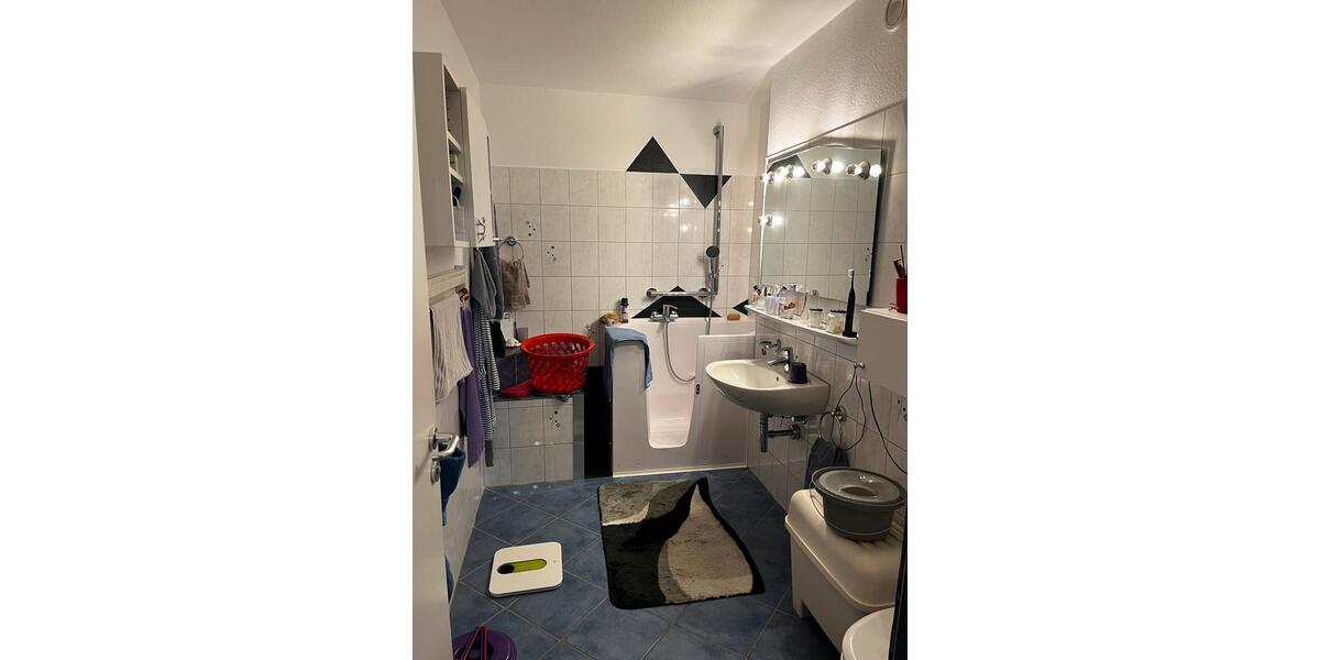 Etagenwohnung Neuss - 3 Zimmer, 84 m&sup2;, 278.000&euro; | Angebot:26168521