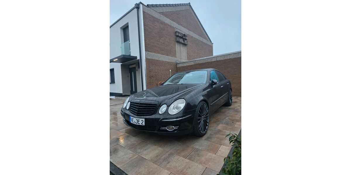 Mercedes-Benz E 320 229.861 km 13.900 &euro; Meerbusch 40668