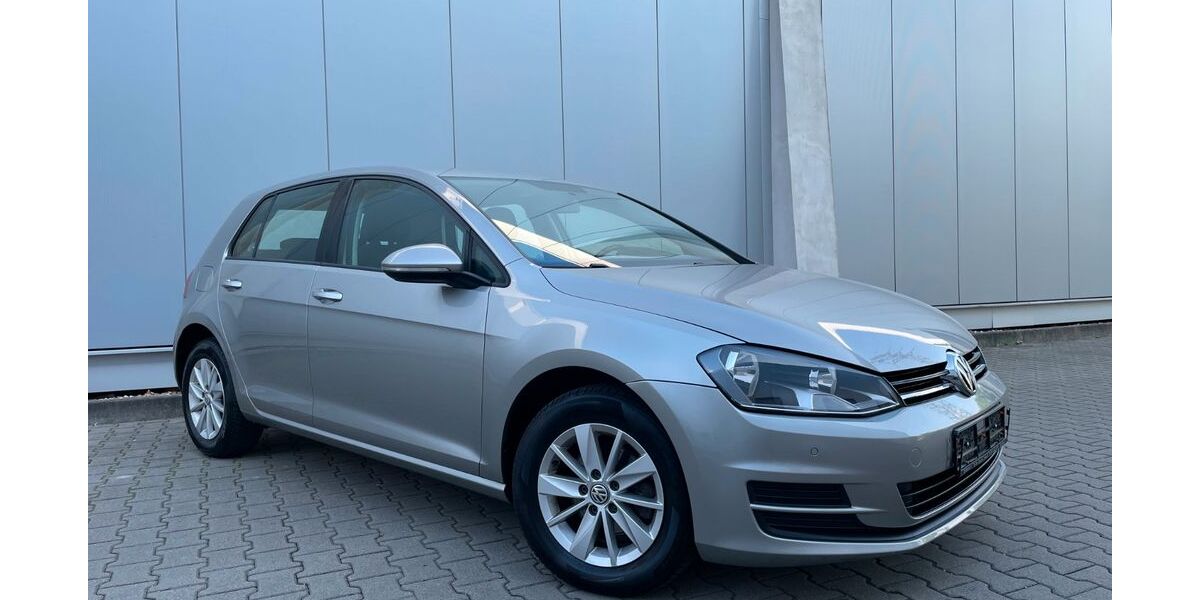 VW Golf 118.000 km 11.900 &euro; Düsseldorf 40589