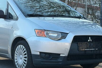 Mitsubishi Colt 124.778 km 3.333 &euro; Mönchengladbach 41068