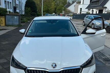 Skoda Scala 39.500 km 15.700 &euro; Düsseldorf 40629