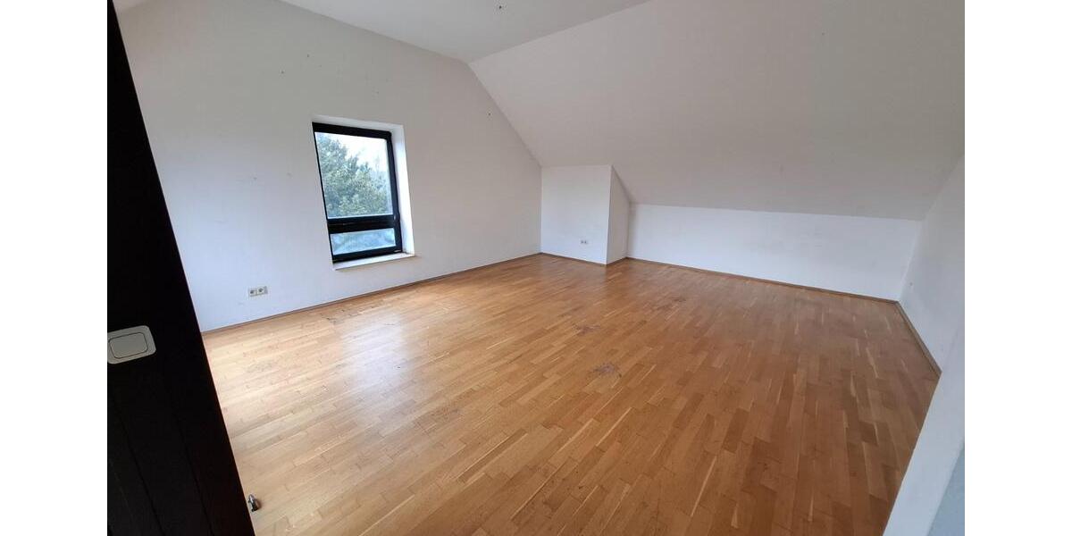 Dachgeschoßwohnung Erkelenz - 3 Zimmer, 94 m&sup2;, 800&euro; | Angebot:25433208
