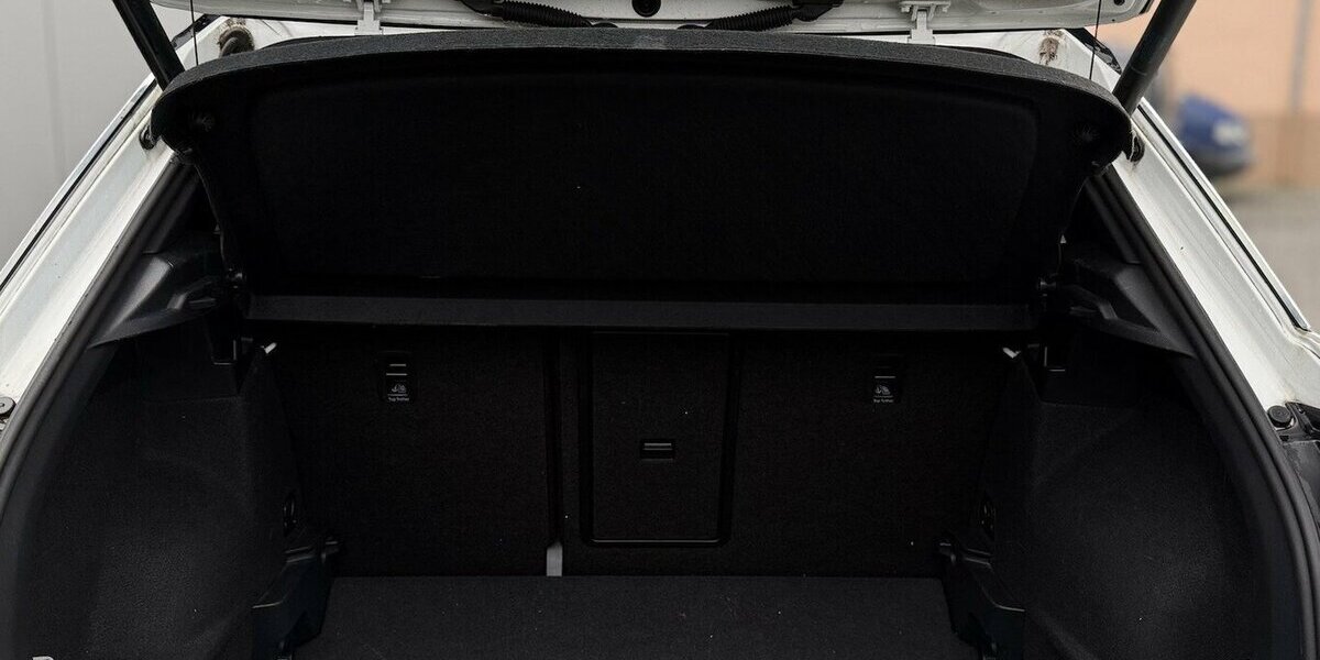 VW T-Roc R-line / Pano / 1. Hd / Kamera / AHK 93.000 km 22.890 &euro; Mönchengladbach 41066