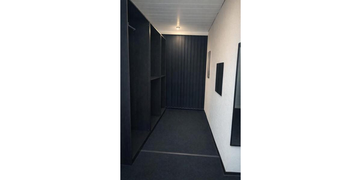 Etagenwohnung Mönchengladbach Nord - 3 Zimmer, 110 m&sup2;, 1.250&euro; | Angebot:26042324