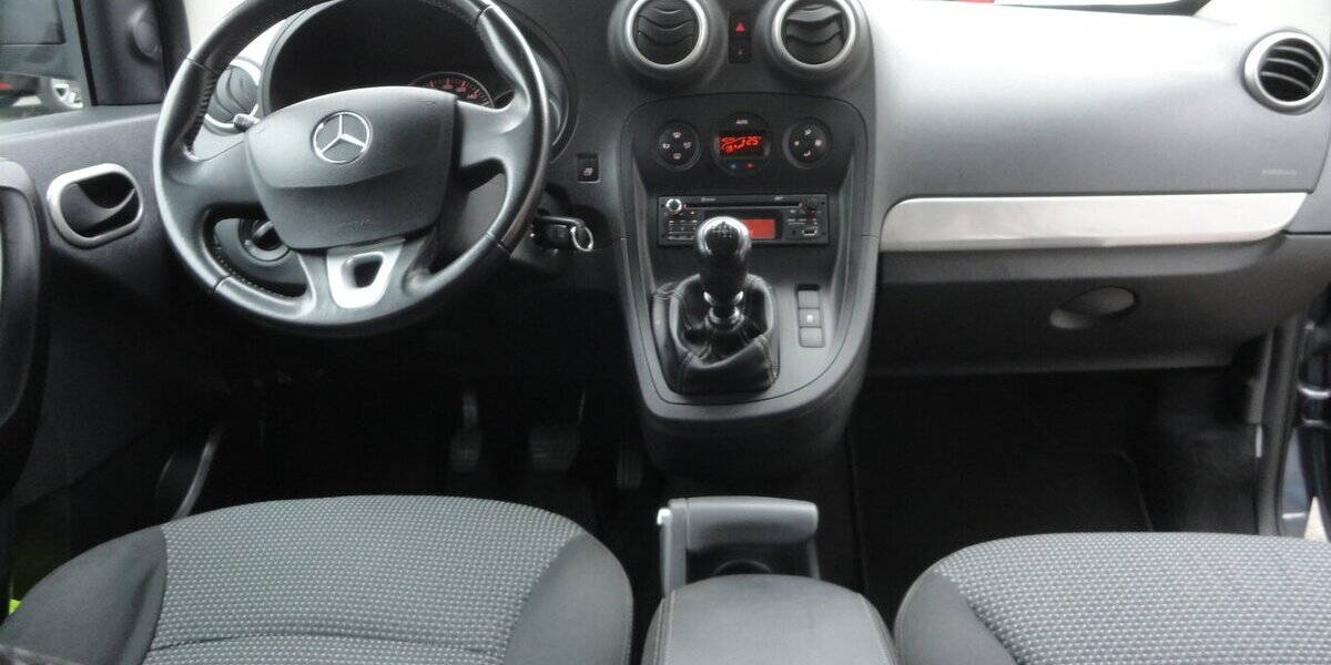 Mercedes-Benz Citan 111 CDI Lang Klimatr.PDC SHZ 7 Sitzer 178.000 km 7.990 &euro; Neuss 41462