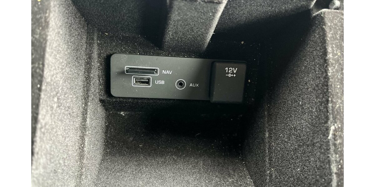 Land Rover Discovery Sport SE AWD/ Automatik/ Allrad/ Leder 206.000 km 9.890 &euro; Mönchengladbach 41066