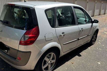 Renault Scenic 208.000 km 2.450 &euro; Düsseldorf 40468