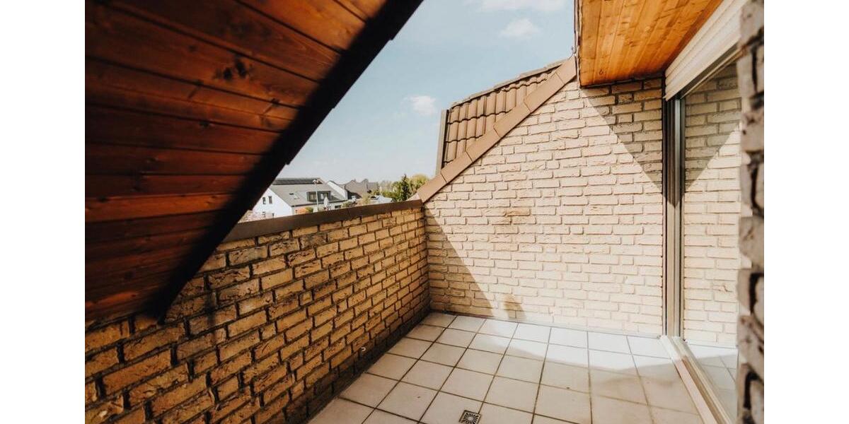 Dachgeschoßwohnung Pulheim - 2 Zimmer, 80 m&sup2;, 1.100&euro; | Angebot:25858771