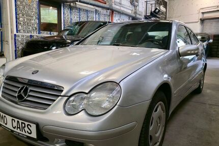 Mercedes-Benz C 180 130.000 km 3.490 &euro; Ratingen 40878
