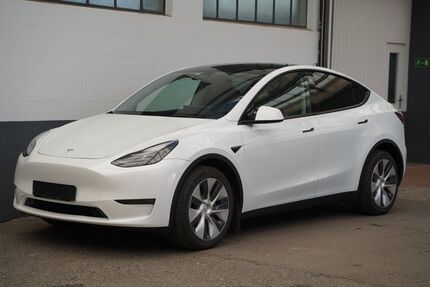 Tesla Model Y 123.005 km 29.950 &euro; Mönchengladbach 41236