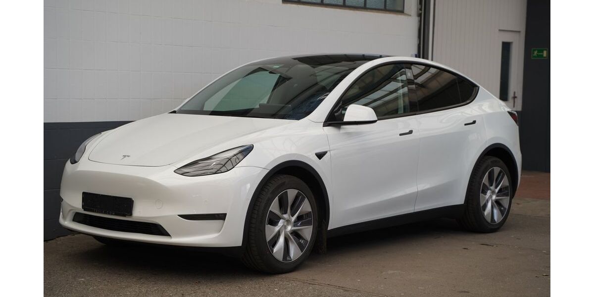 Tesla Model Y 123.005 km 29.950 &euro; Mönchengladbach 41236