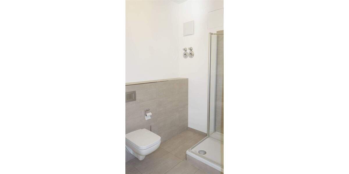 Etagenwohnung Düsseldorf Flingern Nord - 3 Zimmer, 117 m&sup2;, 1.879&euro; | Angebot:25747649