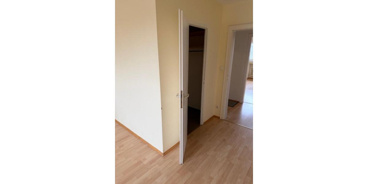 Dachgeschoßwohnung Pulheim - 3 Zimmer, 85 m&sup2;, 830&euro; | Angebot:25755281