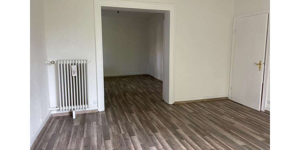 Etagenwohnung Mönchengladbach Süd - 3 Zimmer, 95 m&sup2;, 900&euro; | Angebot:23538616